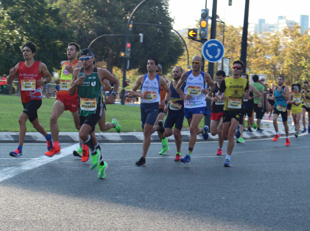 El Medio Maratón Valencia, km 8 - Foto @josesuay