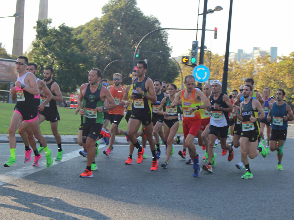 El Medio Maratón Valencia, km 8 - Foto @josesuay