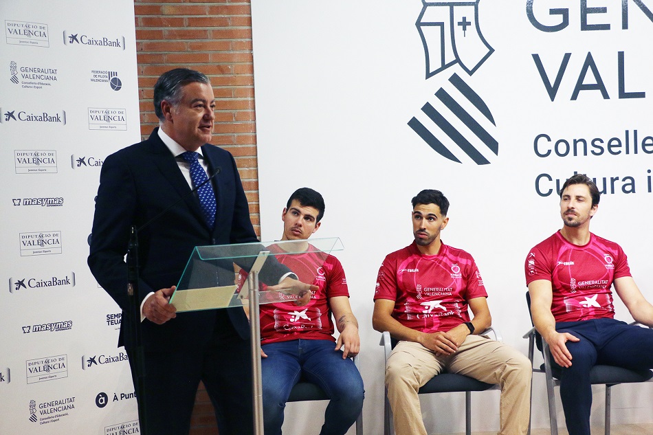 Intervención de Jaime Casas, director de Instituciones de CaixaBank en la Comunitat Valenciana, durante la presentación.