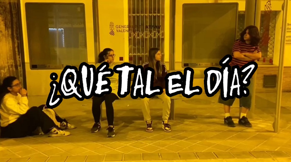 l IES Berenguer Dalmau (Catarroja) ocupó la segunda posición de su categoría con ¿Qué tal tu día?,  dirigida por Fina Esteban Moltó, que también participó en el guion junto a Marta Simarro Agudo, Carla Pons Gómez e Ian Mota Hernández, todos ellos coordinados por la profesora Alba Rosaleny Madero-Candelas. 