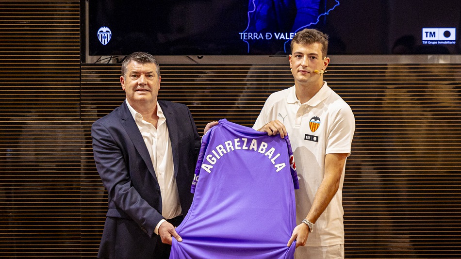 julen-agirrezabala-se-presenta-en-mestalla-sab-a-que-valencia-cf-era