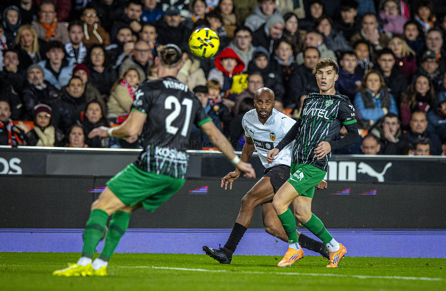 El Valencia se atasca contra el Elche y desquicia a Mestalla (1-1) ️ ...
