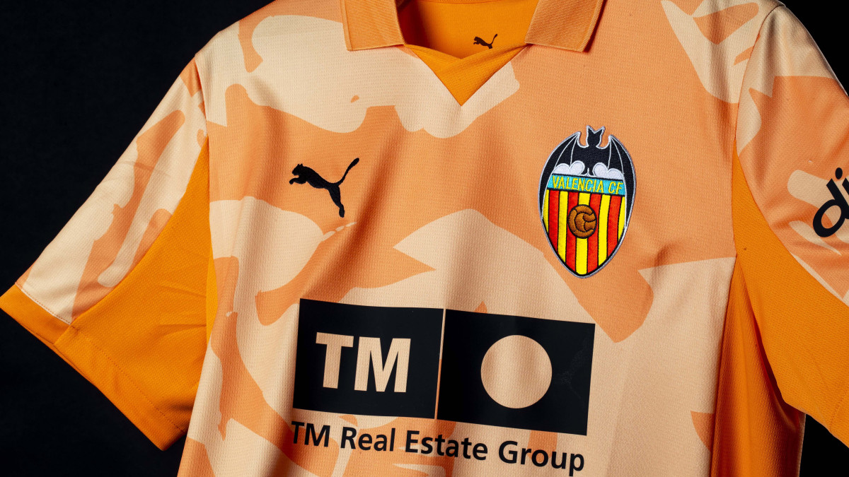 Maillot Nike Valencia CF Dédicacé Par Les Joueurs - Authentique - Occasion