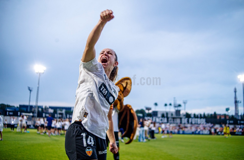 Monente desata la locura en el Puchades y devuelve al Valencia CF ...